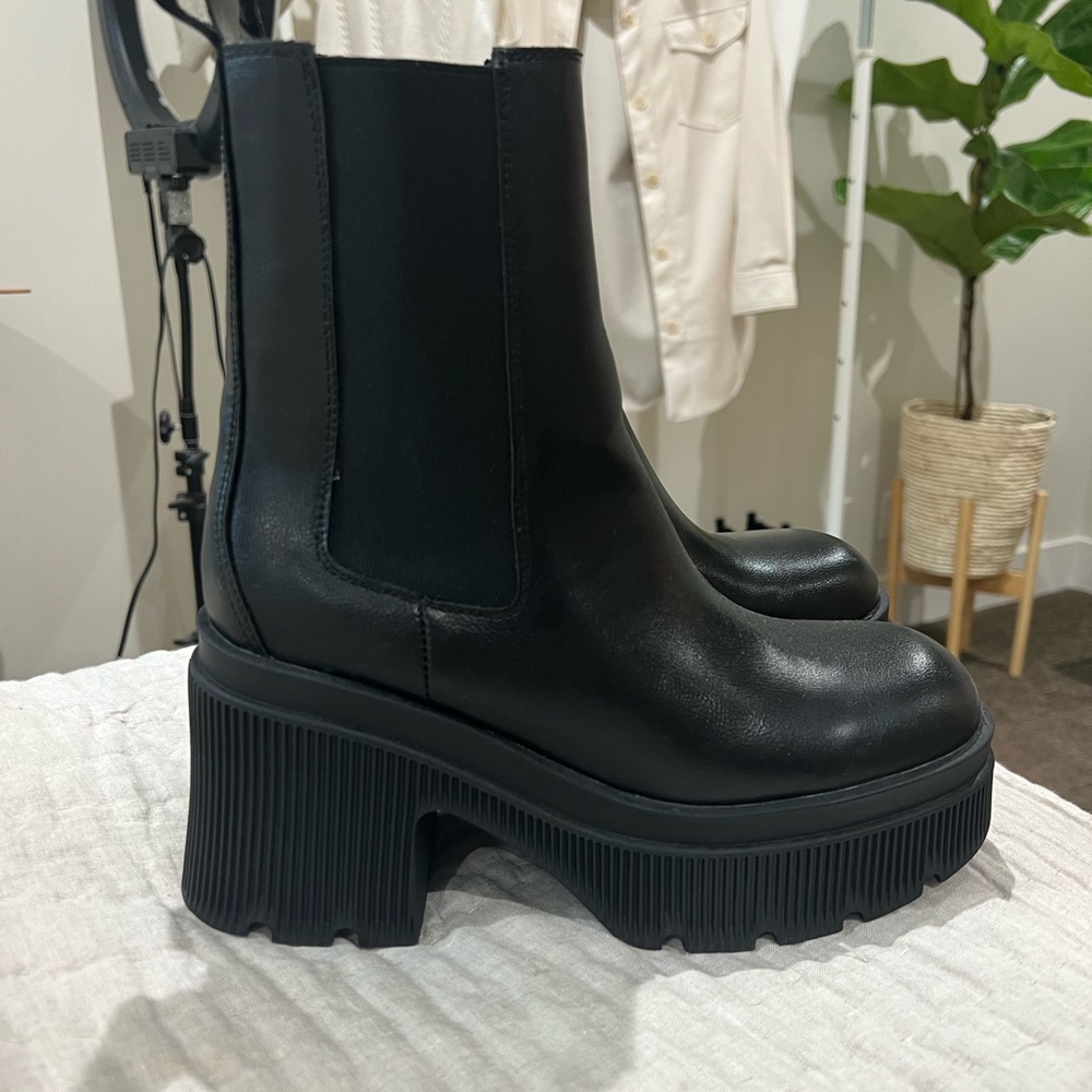 Chunky heeled boots - MissLola